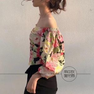 Zara Off the shoulder Blouse